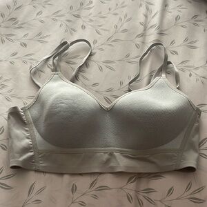 Women’s sports bra